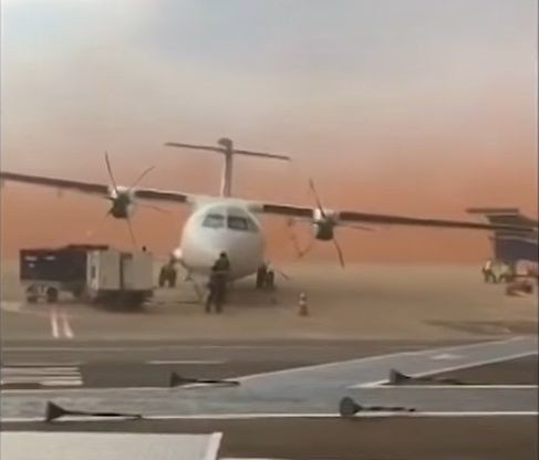 Ventos de até 150 km/h balançaram o avião – Captura de vídeo/Twitter