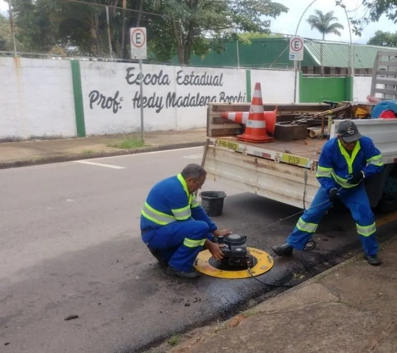 Sabesp e Prefeitura utilizam técnica da fumaça contra o descarte irregular de esgoto no Jardim Everest