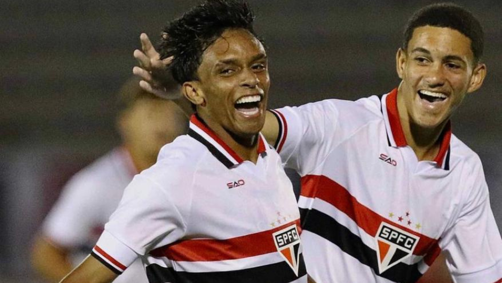 Copinha tem gol de goleiro e goleadas de São Paulo e Corinthians