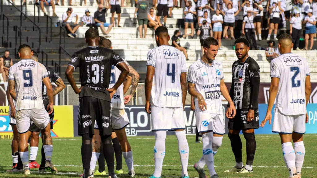 Com um jogador a mais, Inter de Limeira fica no empate contra o Taubaté em casa