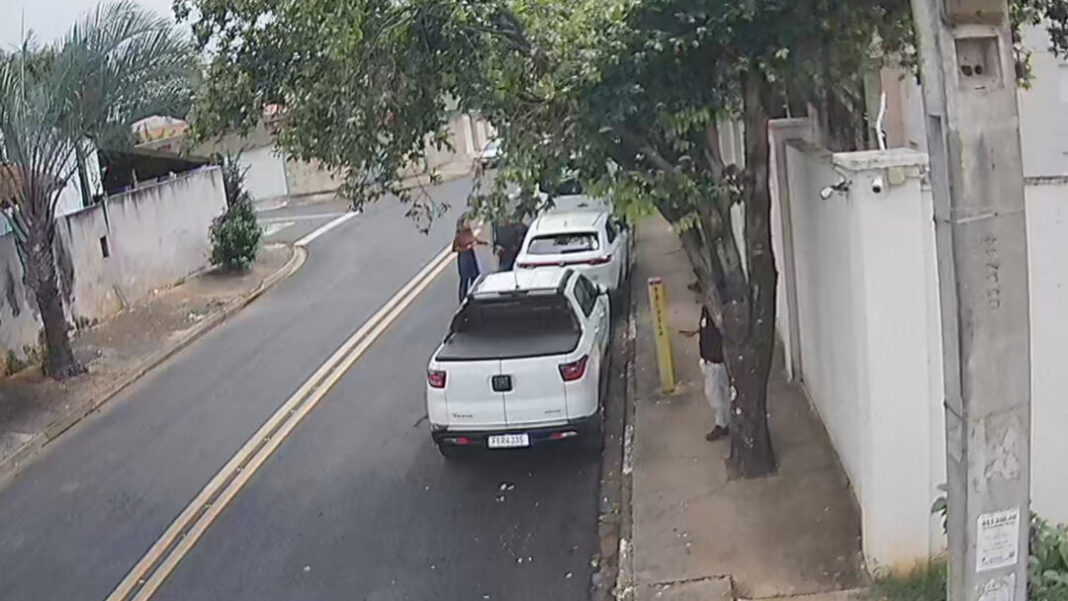 BANDIDO NO CARRO EM HORTOLÂNDIA SITE - FOTOS (2)